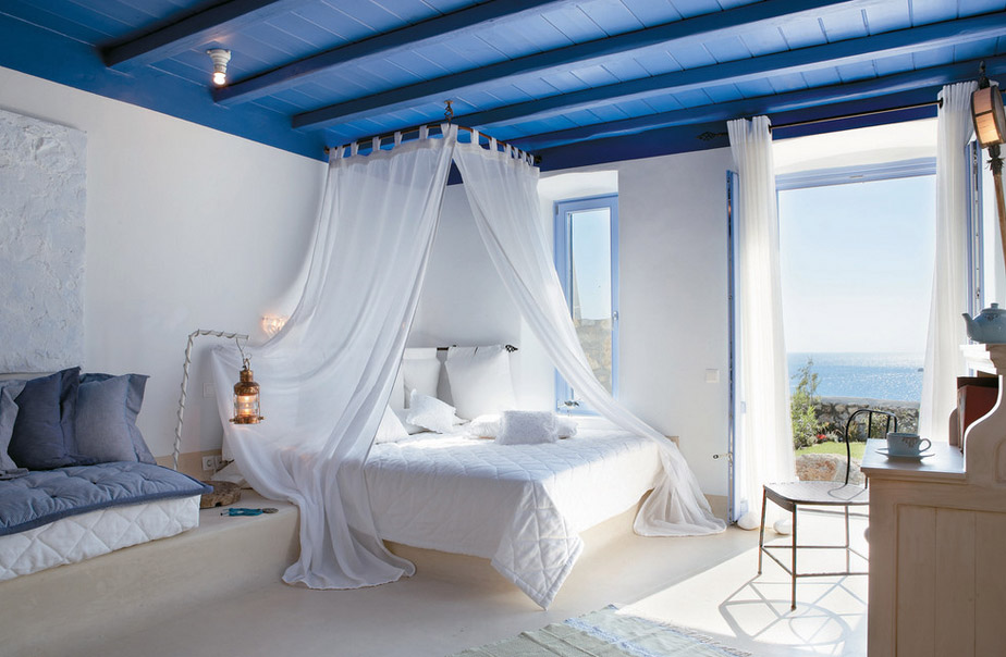 http://www.artemonblog.ru/sites/default/files/blog/2013/august/raznovidnost-kantri-grecheskiy-stil/grecheskiy-interier-kantri-spalnya-Mykonos-Blu.jpg